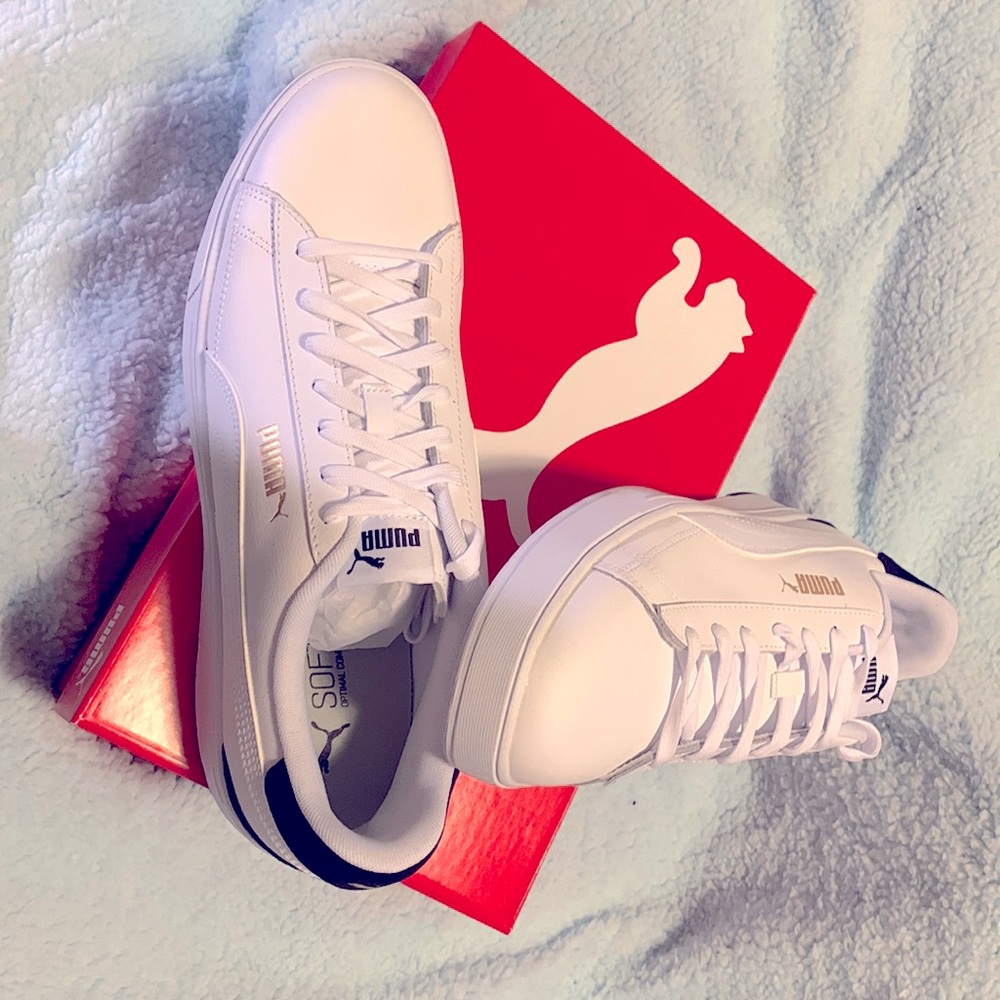 Pumas men’s size 12 leather white black and gold athletic